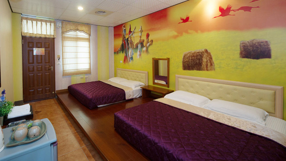 Family Pottery Bed & Breakfast Kota Tua Kota Tua Hengchun Bagian luar foto